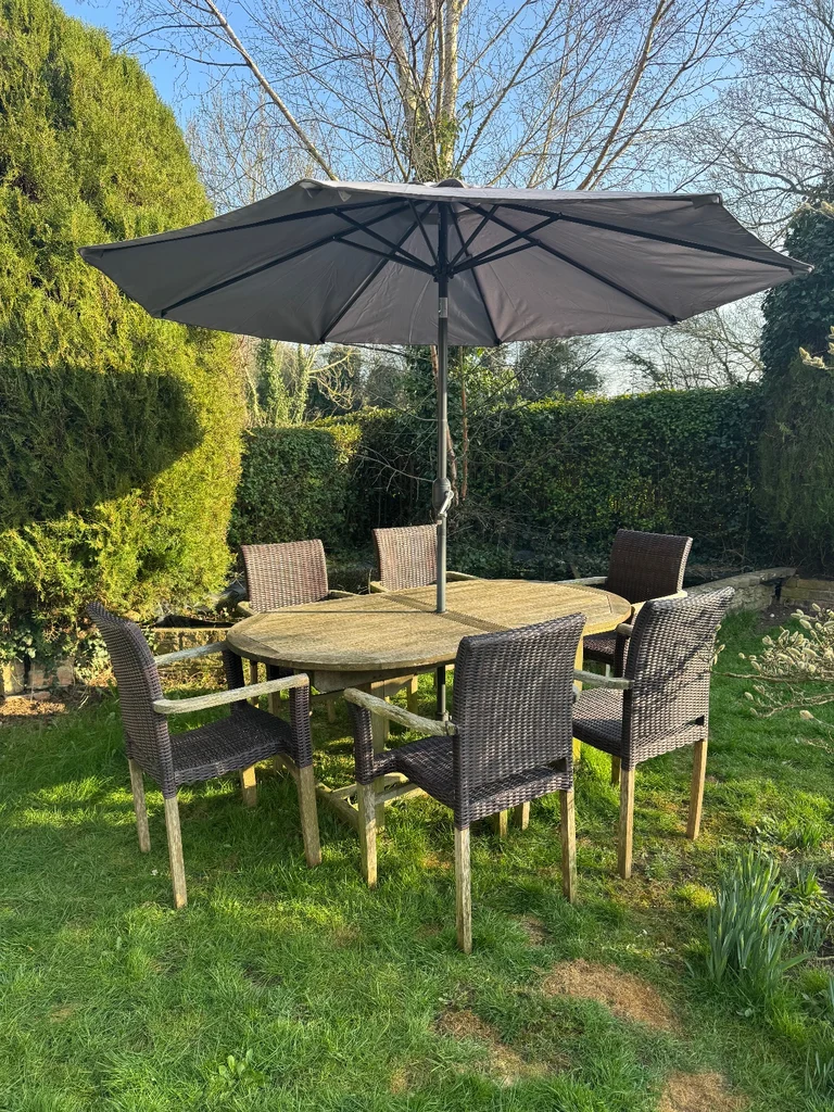Garden patio furniture six seater table & chairs